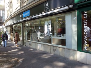 Marketing Apple: Steve Jobs en vitrine pour un dernier hommage. Marketing Apple: Steve Jobs en vitrine pour un dernier hommage.