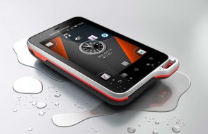 Le Sony Ericsson Xperia Active résiste aux éclaboussures.
