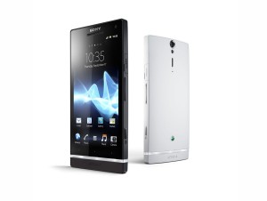Le Sony Xperia S avec une puce NFC utilisable. Le Sony Xperia S avec une puce NFC utilisable.