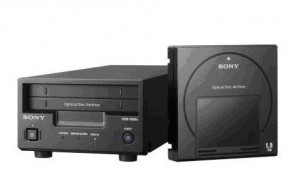 Le Sony Optical Disc Archive: un lecteur avec une cartouche optique. Le Sony Optical Disc Archive: un lecteur avec une cartouche optiqu