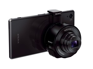 Sony Xperia Z1 avec l'optique QX10. Sony Xperia Z1 avec l'optique QX10.