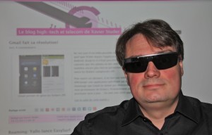 Les Google Glass avec ses verres optionnels pour le soleil. Les Google Glass avec ses verres optionnels pour le soleil.