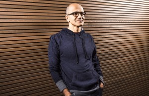 Satya Nadella: ni complet, ni cravate pour une communication bien huilée. Satya Nadella: ni complet, ni cravate pour une communication bien huilée.