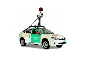 Une voiture de Google Street View. Une voiture de Google Street View.