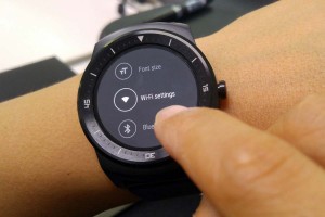 La LG G Watch R enfin compatible Wi-Fi. La LG G Watch R enfin compatible Wi-Fi.