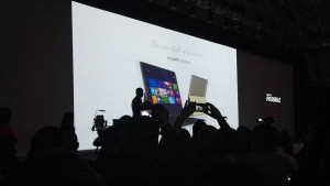 Le Huawei MateBook présenté au MWC 2016 de Barcelone.