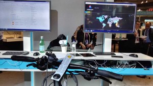 Le vélo de Stromer, connecté au nuage grâce à Ericsson et Swisscom. Le vélo de Stromer, connecté au nuage grâce à Ericsson et Swisscom.
