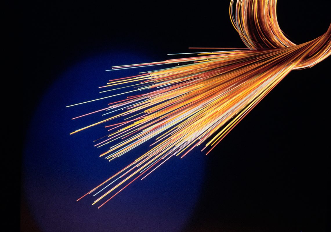En France, Orange mise toujours sur la fibre optique.