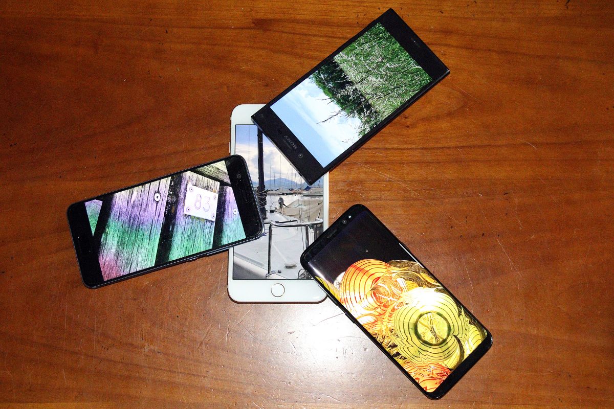 Le Samsung Galaxy S8 comparé aux Huawei P10, Sony Xperia XZ et Apple iPhone 7 Plus. Le Samsung Galaxy S8 comparé aux Huawei P10, Sony Xperia XZ et Apple iPhone 7 Plus.