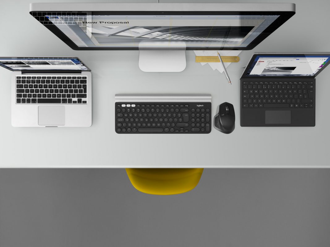 La Logitech MX Master 2S et un clavier comme le K780 permettent de passer simplement d'une machine à l'autre. La Logitech MX Master 2S et un clavier comme le K780 permettent de passer simplement d'une machine à l'autre.