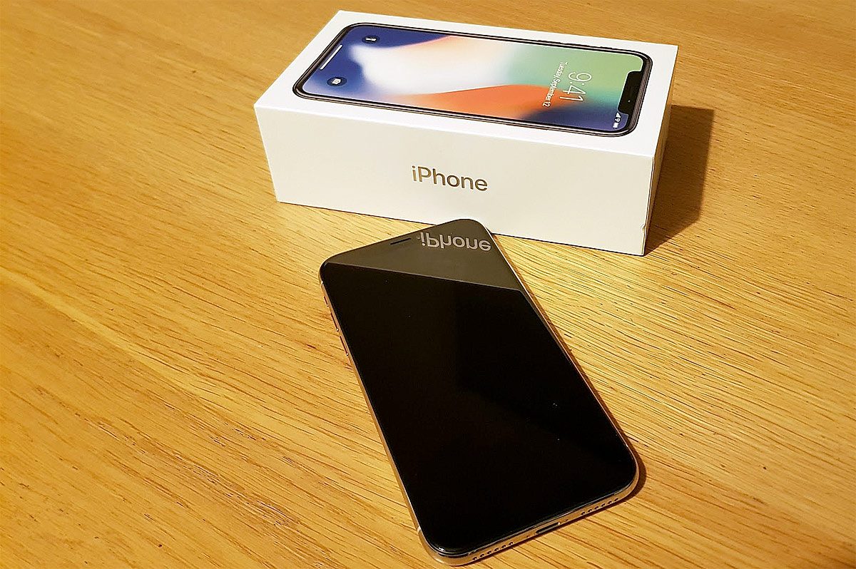 L'IPhone X se caractérise par son écran OLED et Face ID. L'IPhone X se caractérise par son écran OLED et Face ID.