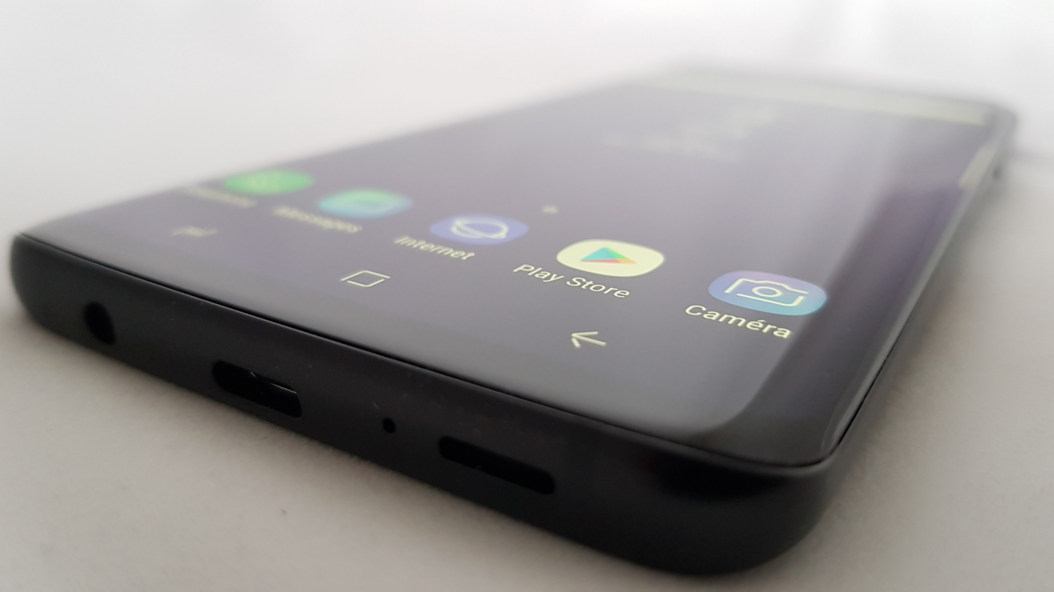 Le Samsung Galaxy S9+ possède un écran de 6,2 pouces (15,75 cm).