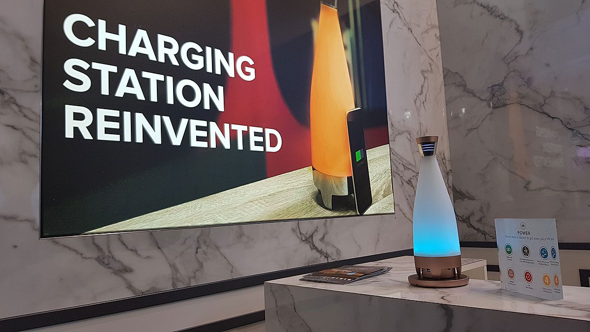 Deconnect: une solution de recharge pour smartphones 100% sans fil grâce à la norme Qi. Deconnect: une solution de recharge pour smartphones 100% sans fil grâce à la norme Qi.