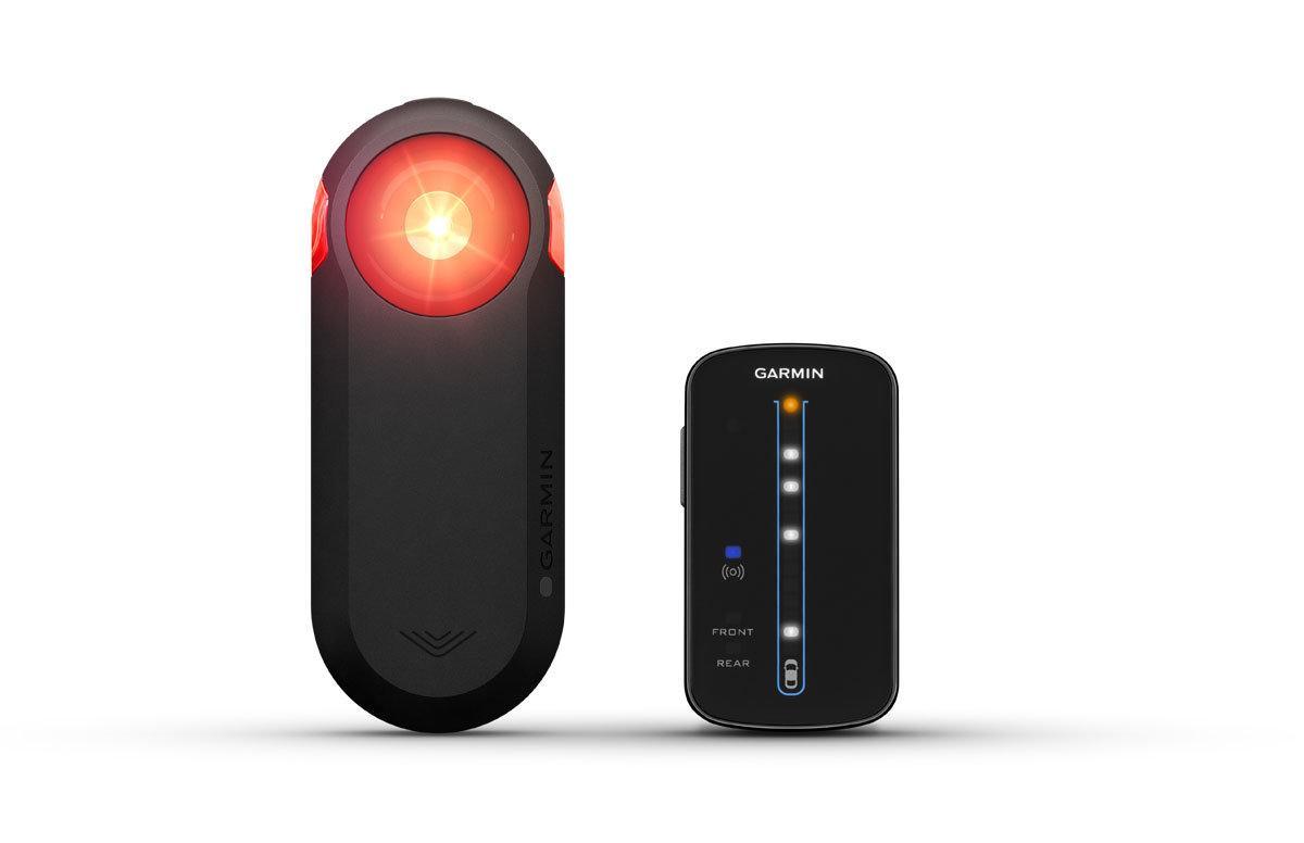 A gauche, le feu-radar Garmin Varia RTL 510, qui se place à l'arrière de son vélo, sous la selle. A droite, l'afficheur optionnel à fixer sur le guidon. A gauche, le feu-radar Garmin Varia RTL 510, qui se place à l'arrière de son vélo, sous la selle. A droite, l'afficheur optionnel à fixer sur le guidon.