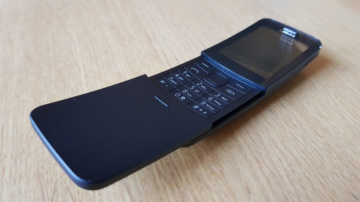 Nokia 8110 4G: un clapet protège les touches.