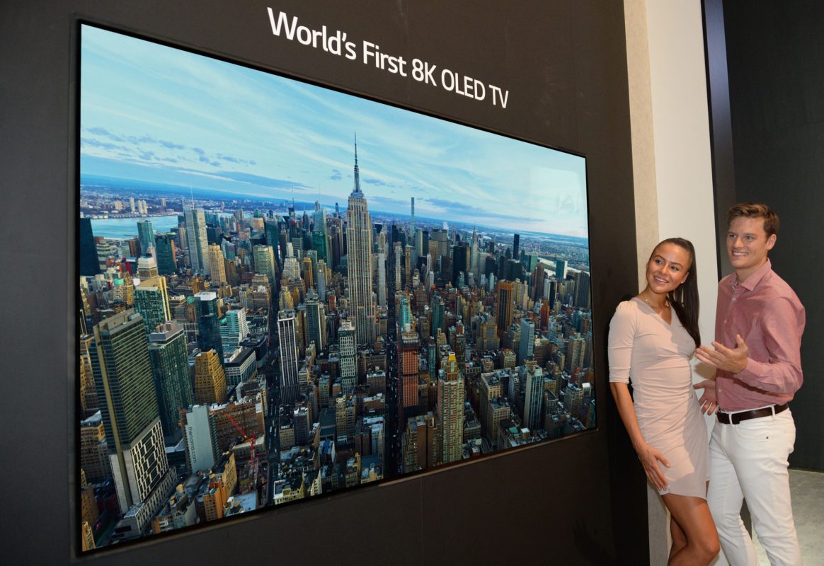 LG dévoile un gigantesque téléviseur 8K OLED.