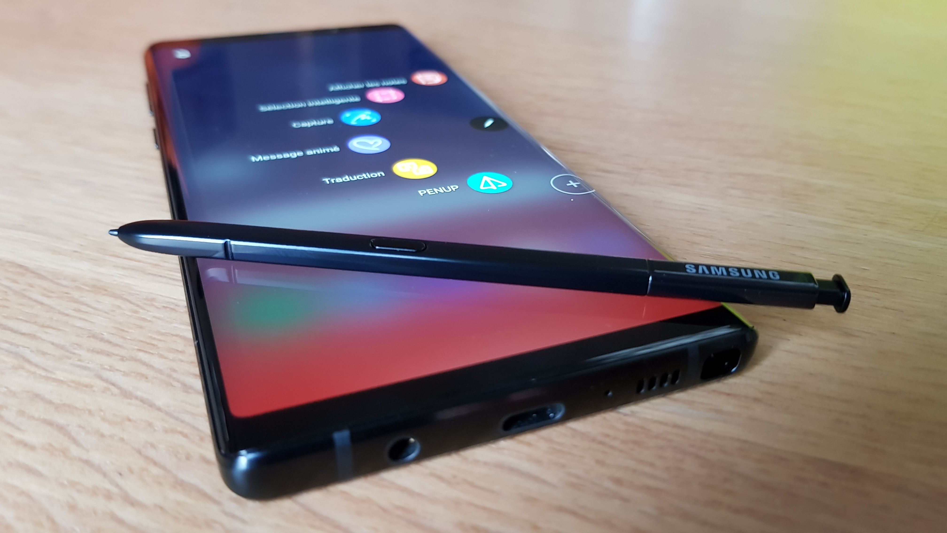 Le Samsung Galaxy Note 9 au sommet. Le Samsung Galaxy Note 9 au sommet.