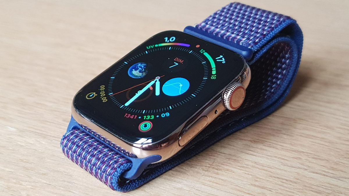 L'Apple Watch series 4 et son bracelet sport.