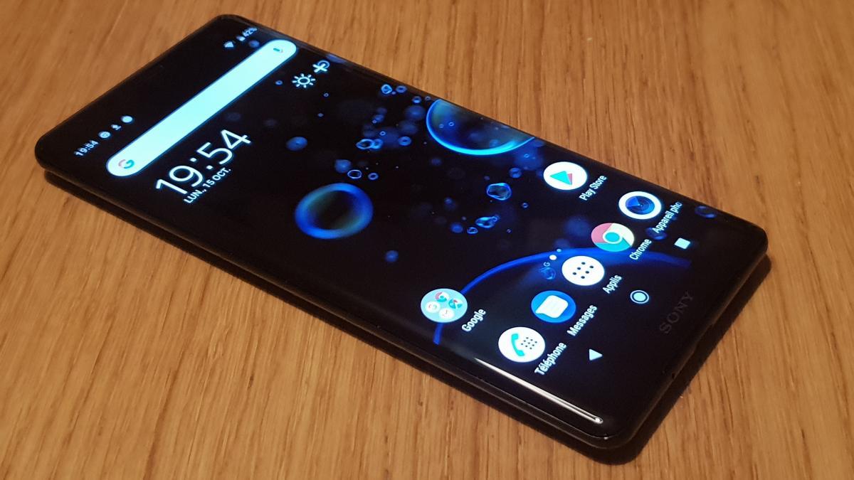 Le Sony Xperia XZ3 de Sony et son écran OLED.