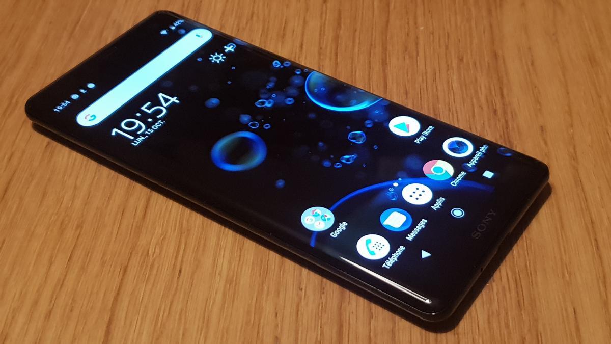 Le Sony Xperia XZ3 de Sony et son écran OLED. Le Sony Xperia XZ3 de Sony et son écran OLED.
