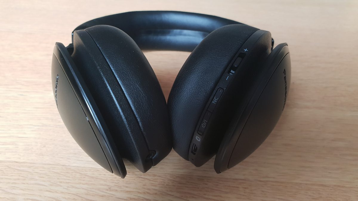Panasonic RP-HD605N: des courbes soignées.