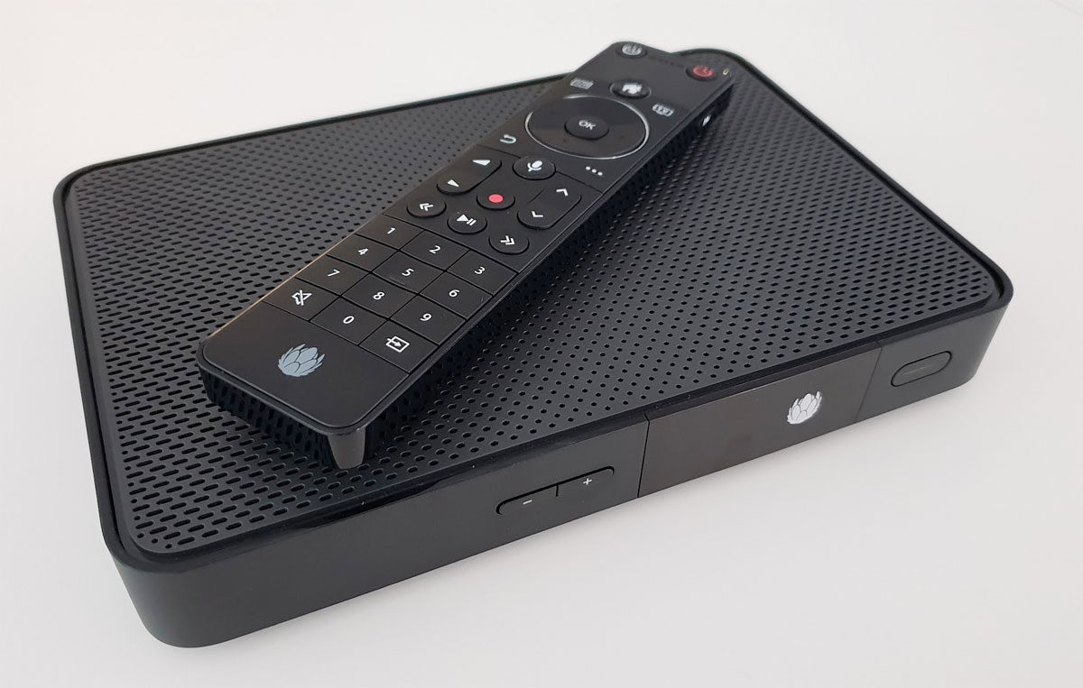 L'UPC TV Box et sa télécommande.