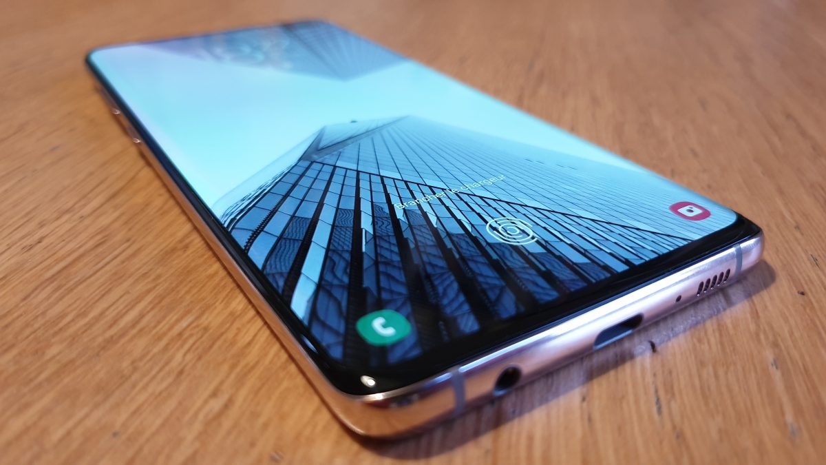 Le design original du Samsung Galaxy S10+. Le design original du Samsung Galaxy S10+.
