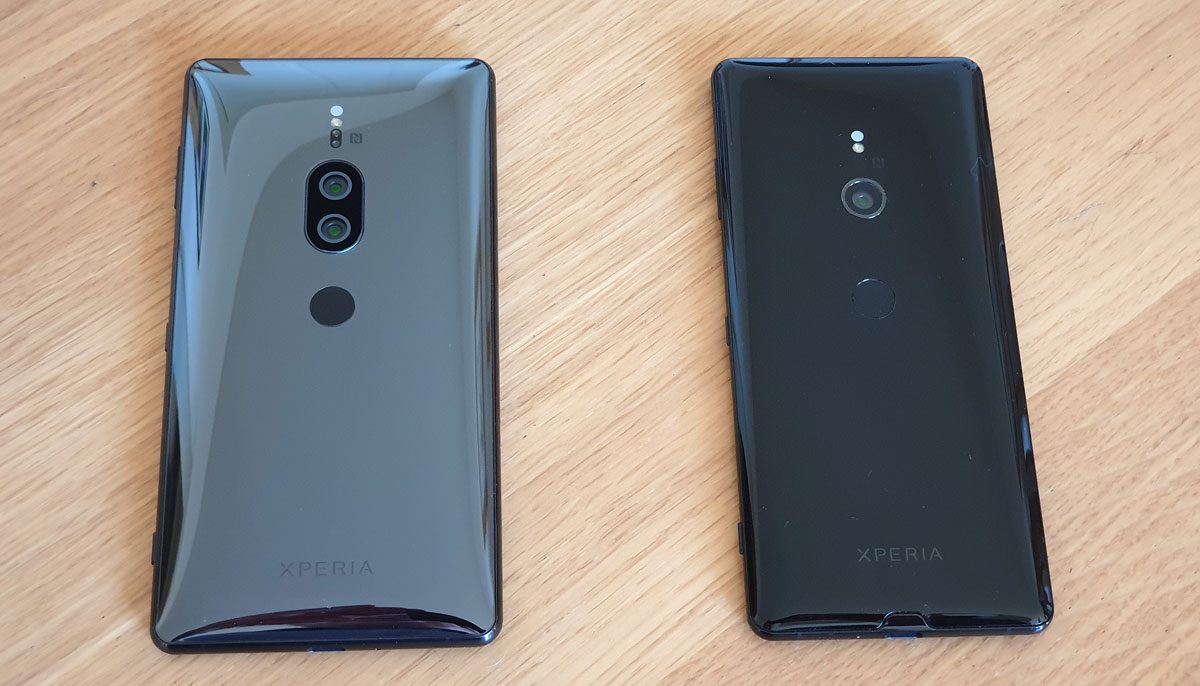 Les Sony Xperia XZ2 Premium (à gauche) et Sony Xperia XZ3. Les Sony Xperia XZ2 Premium (à gauche) et Sony Xperia XZ3.