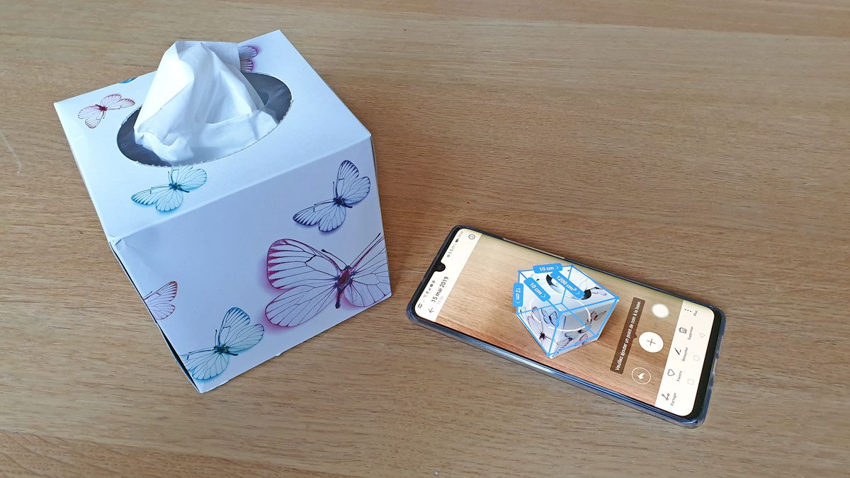 Le Huawei P30 et son application AR Measure. Le Huawei P30 et son application AR Measure.