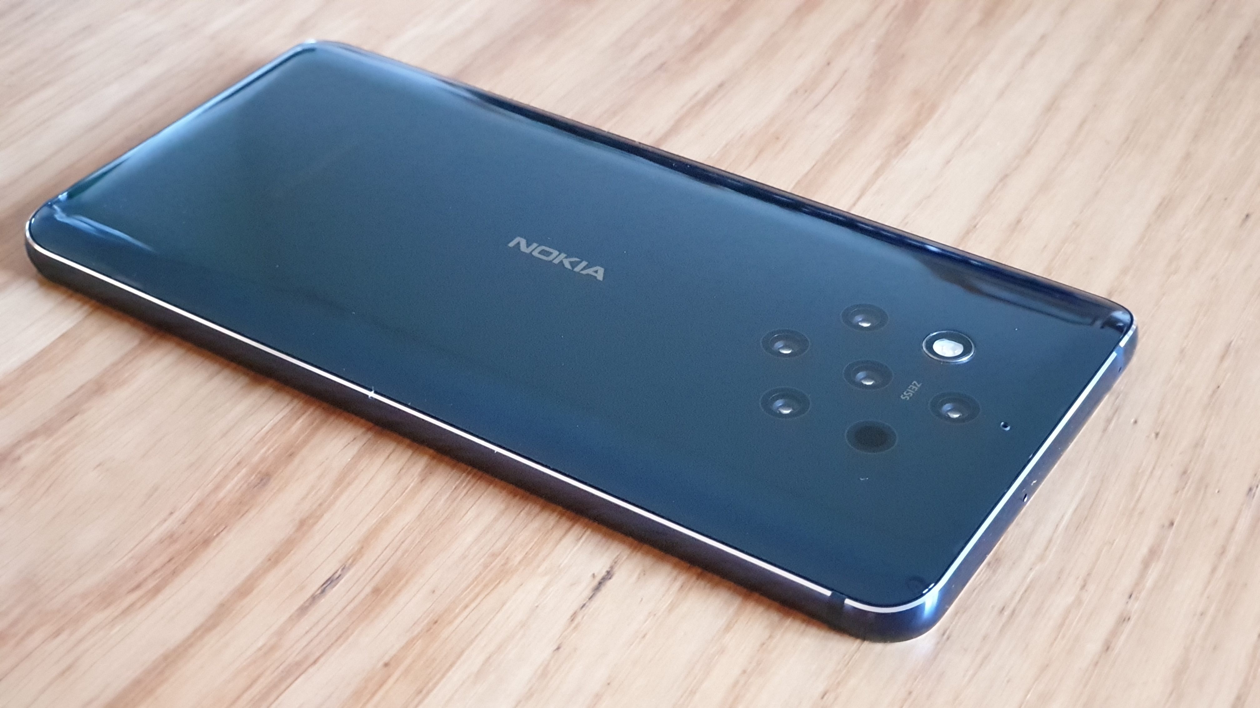 Le Nokia 9 Preview et ses cinq capteur couleurs et monochromes Zeiss. Le Nokia 9 Preview et ses cinq capteur couleurs et monochromes Zeiss.