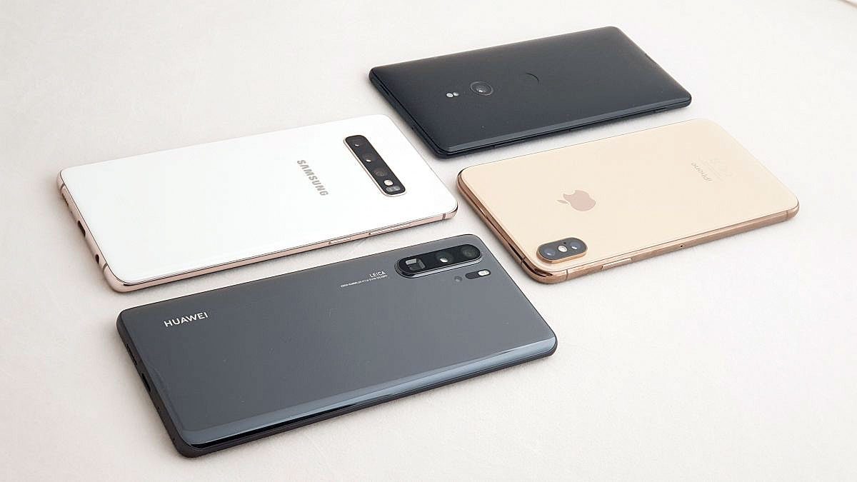 Huawei P30 Pro vs Samsung Galaxy S10+ vs iPhone Xs Max vs Sony Xperia Xz3.