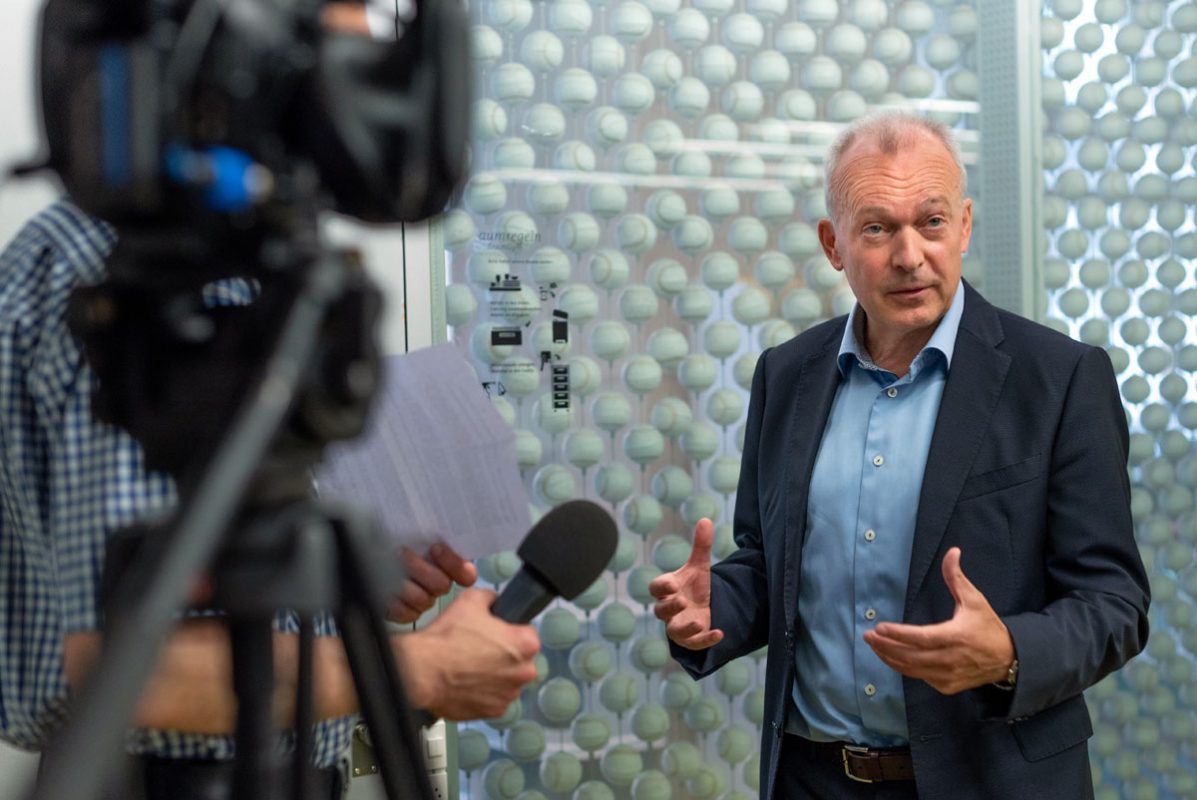 «Vu le contexte difficile, le résultat du premier semestre est d’autant plus remarquable», déclare Urs Schaeppi, CEO de Swisscom.