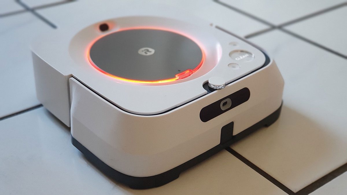 L’iRobot Braava jet m6 nettoyage les sols durs.