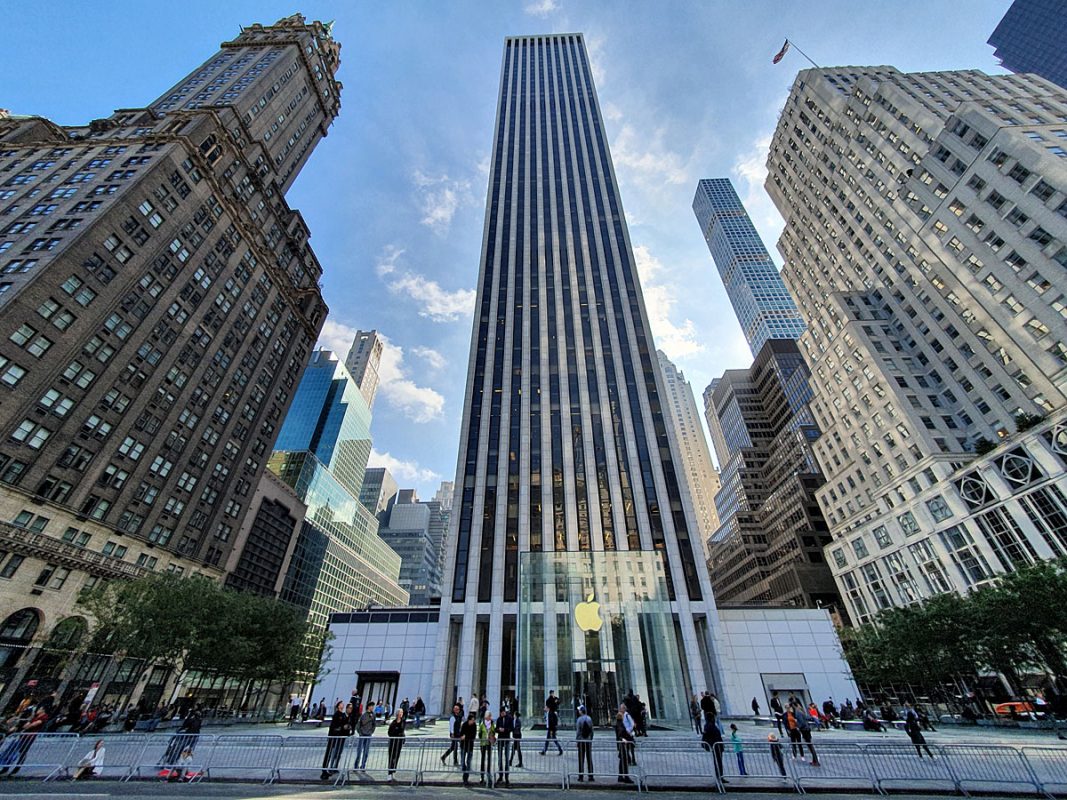 Le magasin d'Apple sur la 5e Avenue à New York. Le magasin d'Apple sur la 5e Avenue à New York.
