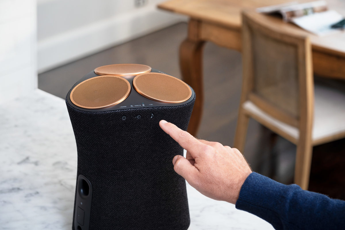 L'enceinte Sony RA5000 taillée pour le son 360 Reality Audio. L'enceinte Sony RA5000 taillée pour le son 360 Reality Audio.
