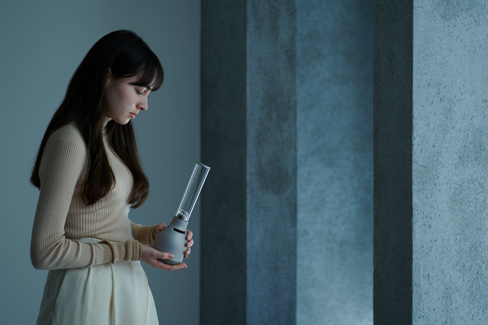 L’enceinte lumineuse en verre Sony LSPX-S3.