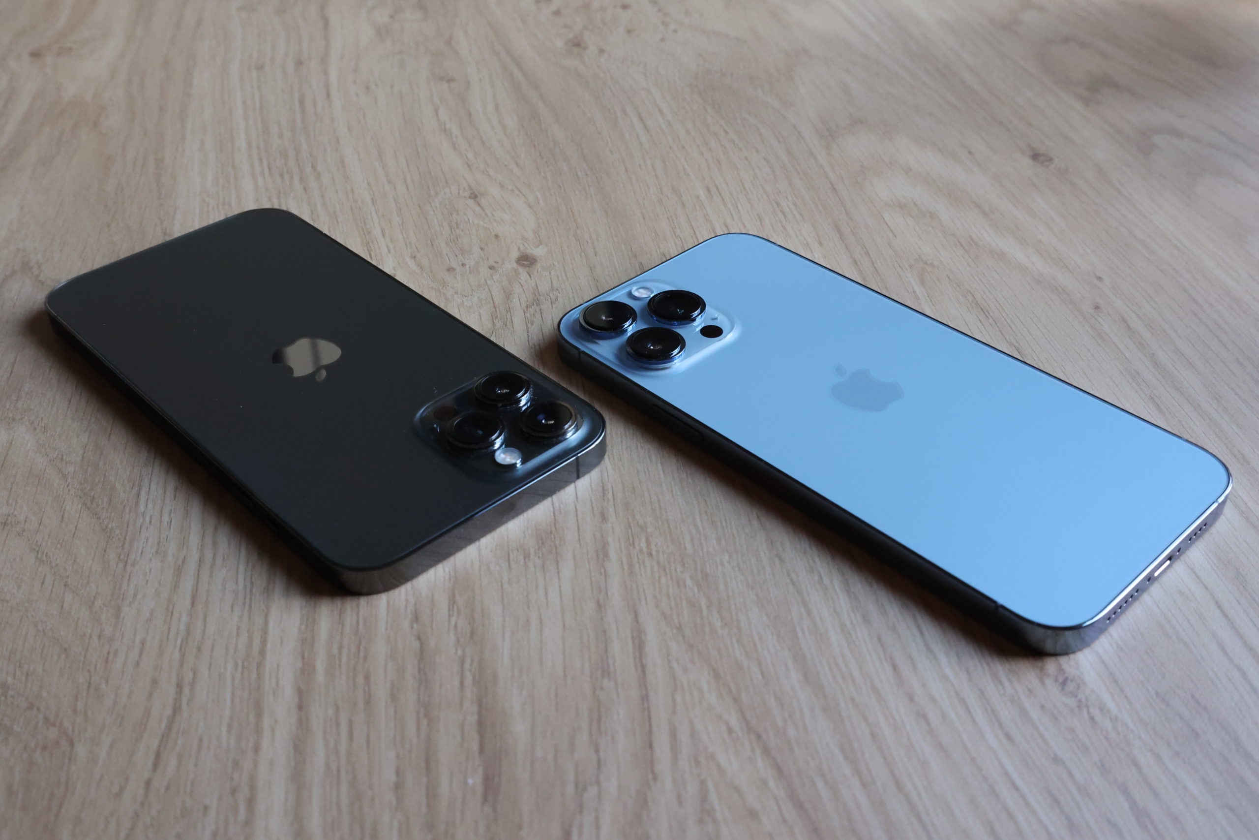 iPhone 13 Pro Max, vs iPhone 12 Pro Max.