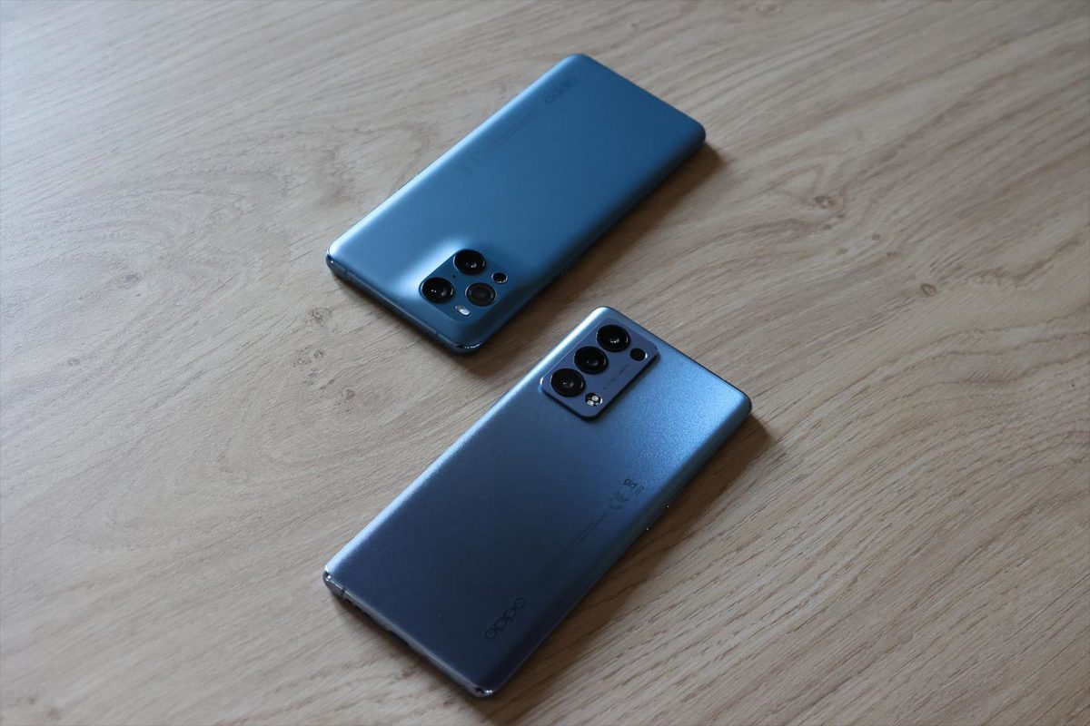Les Oppo Reno6 Pro (devant) et Find X3 Pro. Les Oppo Reno6 Pro (devant) et Find X3 Pro.