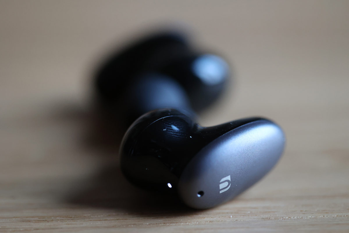 Les écouteurs Ugreen HiTune X6: petits et légers.