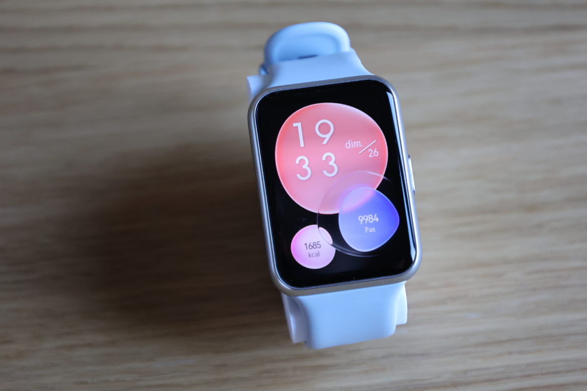 Huawei Watch Fit 2: design sobre et efficace.