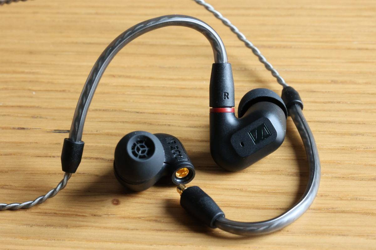 Les Sennheiser IE 200 et leur connectique MMCX.