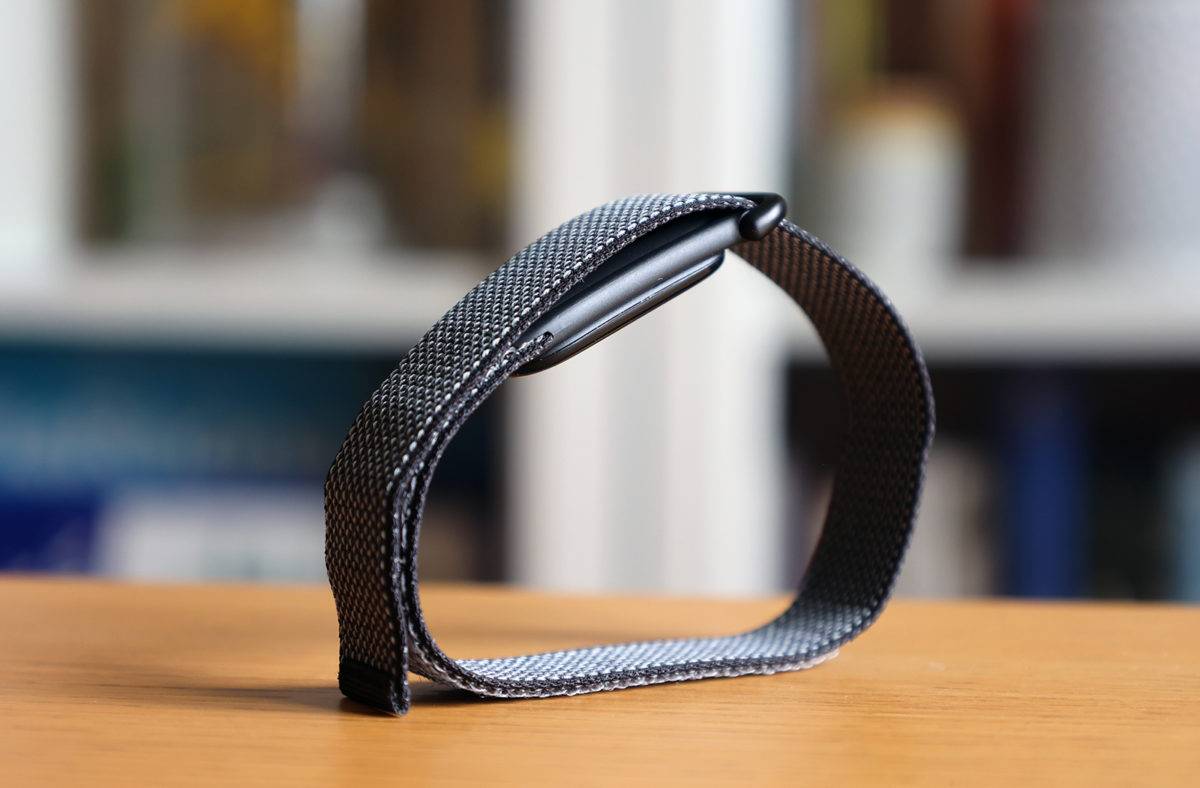 Google Fitbit Air.