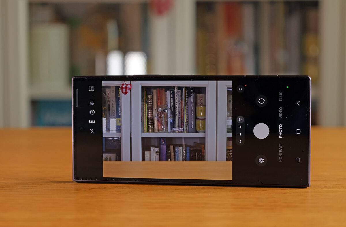 L'incroyable Samsung Galaxy Z Fold8 Ultra en mode photo. L'incroyable Samsung Galaxy Z Fold8 Ultra en mode photo.
